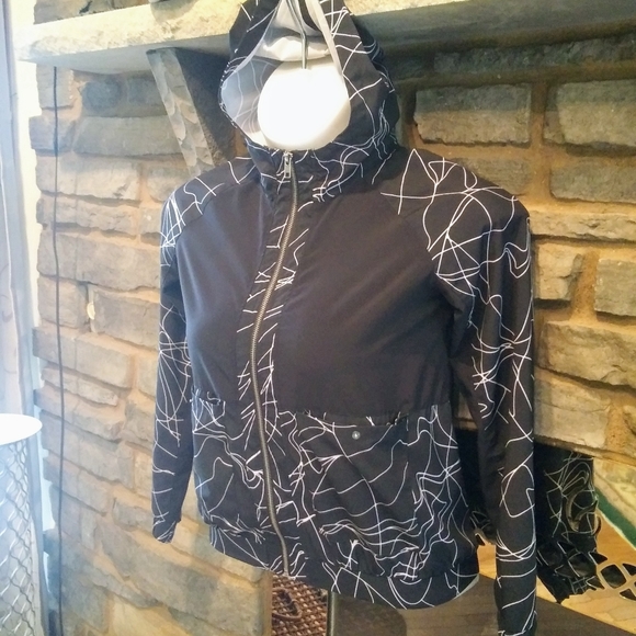 ⭐ Fabletics Unique hooded jacket - Picture 6 of 8